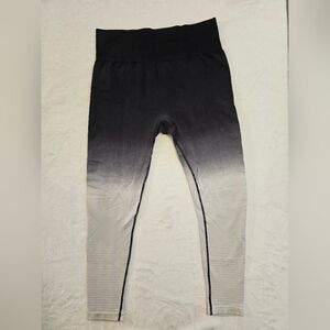 Zyia Active Leggings Black White Ombre High-Rise Performance L